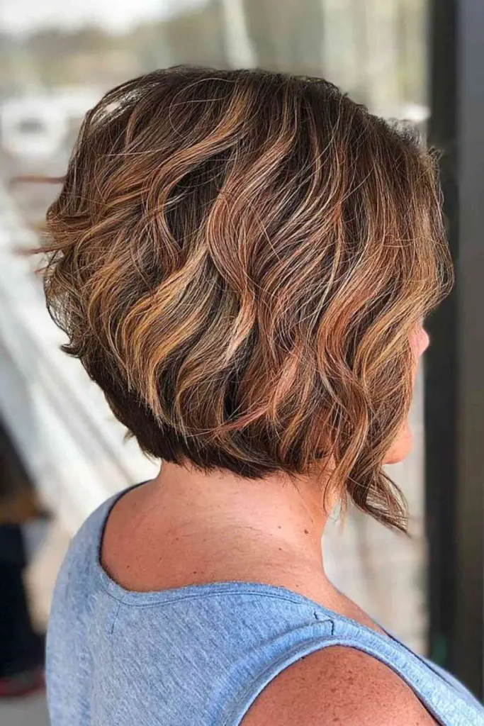 27 Gorgeous Short Hair Back View Styles 3 1. Choppy Textured Bob