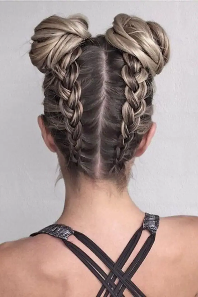 28 Best Volleyball Hairstyles Easy 11 10. Athletic Top Knot