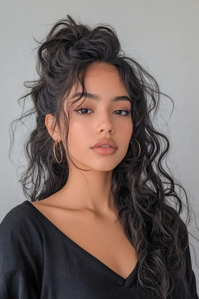 27 Easy Latina Hairstyles 14 12. Soft Curls with Natural Texture