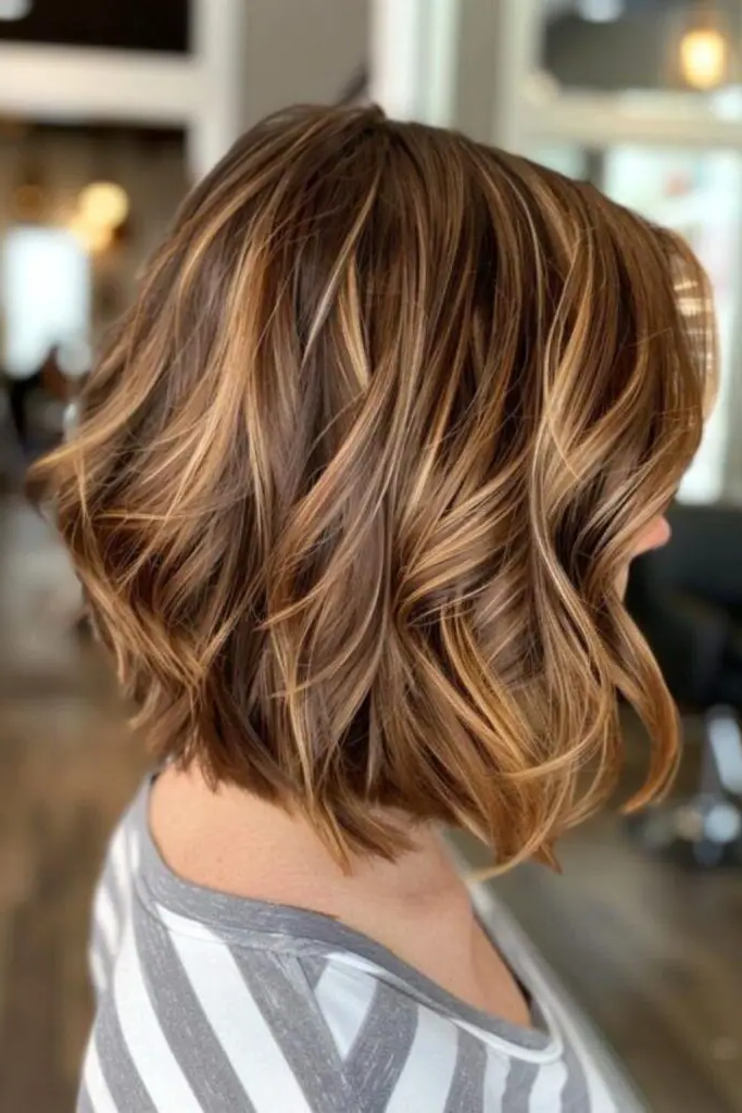 27 Gorgeous Short Hair Back View Styles 17 15. Textured Lob with Highlights