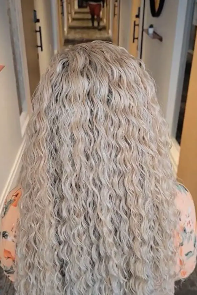 27 Best Crochet Hair Ideas 18 16. Soft Ivory Elegance