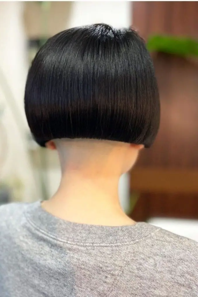 27 Gorgeous Short Hair Back View Styles 21 19. Cropped Bowl Cut with Fringe