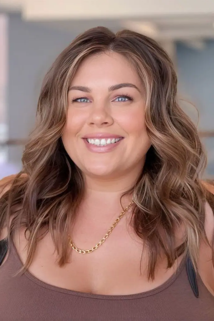 27 Gorgeous Haircuts for Round Chubby Faces 21 19. Long Bob with Layered Ends