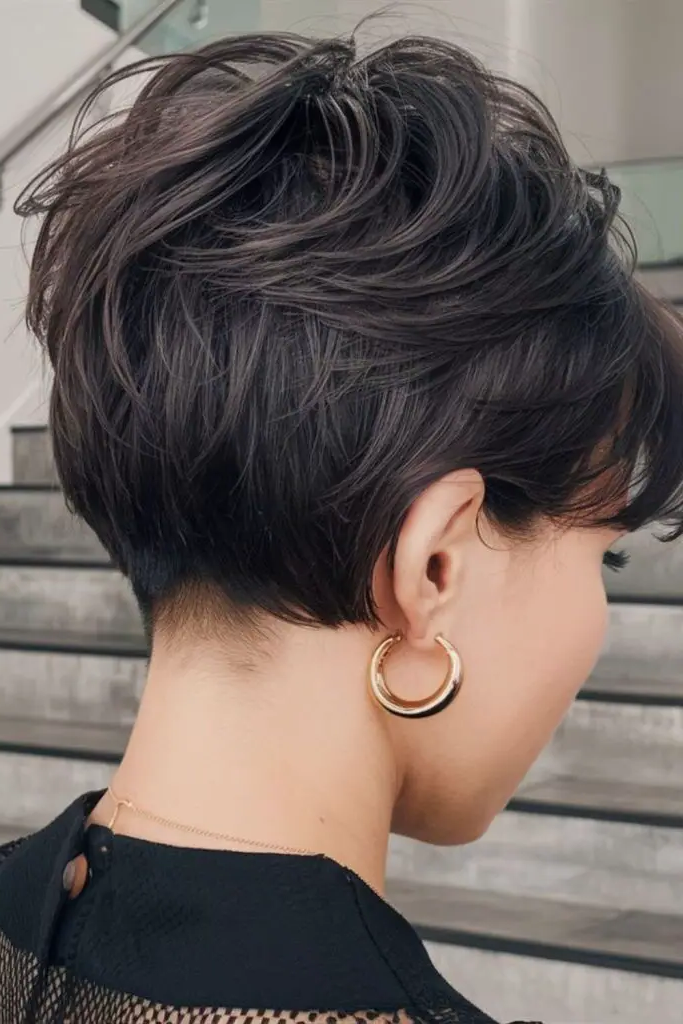 27 Gorgeous Short Hair Back View Styles 4 2. Classic Pixie with a Twist