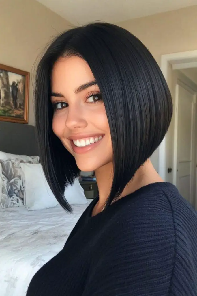 29 Awesome Angled Bob Hairstyles 4 2. Midnight Edge Bob