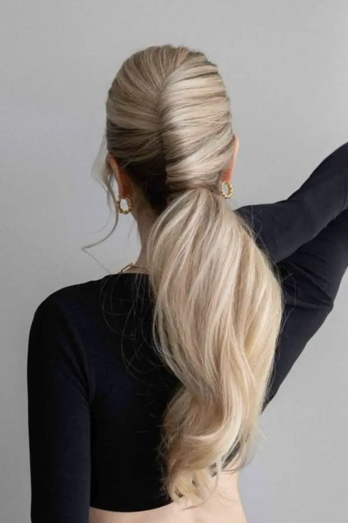 29 Cute Latina Hairstyles Long 22 20. Soft French Twist