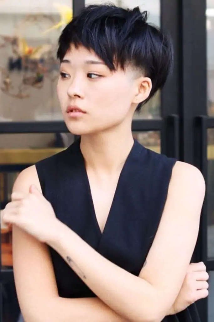 28 Best Short Asymmetrical Hairstyles 23 21. Asymmetrical Bowl Cut