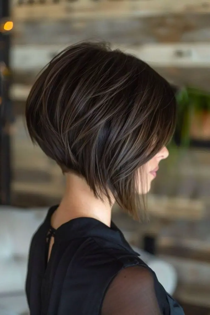 29 Short Bob for Thin Hair Ideas 23 21. Inverted Bob Dimension Trick