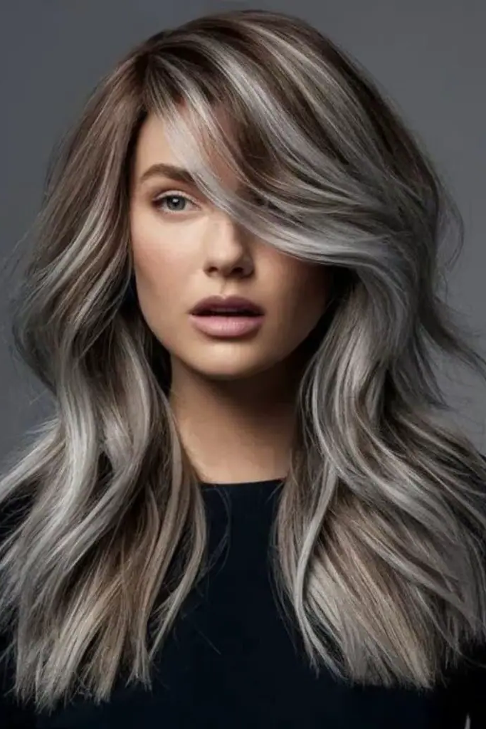 24. Cool Blonde Face-Framing Veil