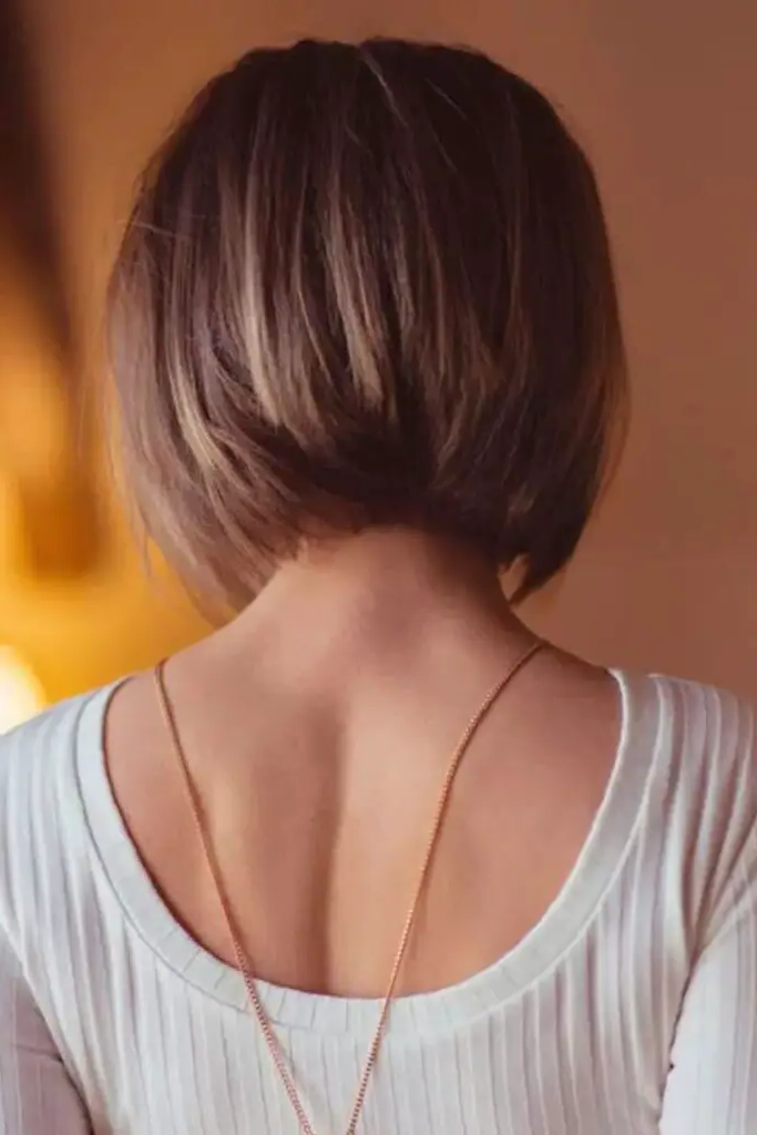 27 Gorgeous Short Hair Back View Styles 27 25. Graduated Bob