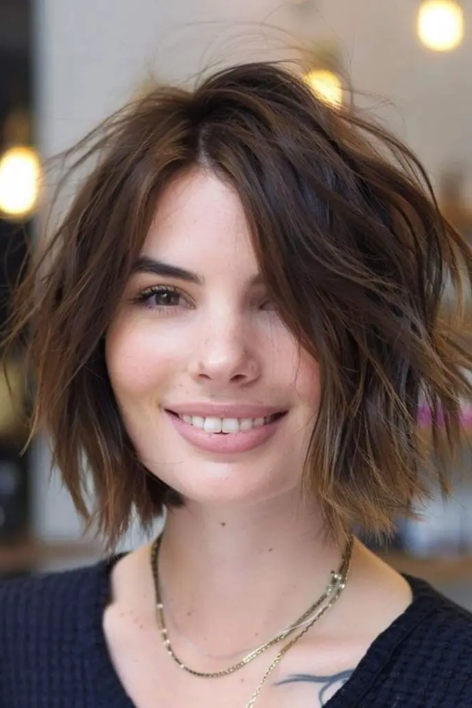 28 Best Choppy Layered Bob Hairstyles 28 26. Razor-Sharp Midnight Chop