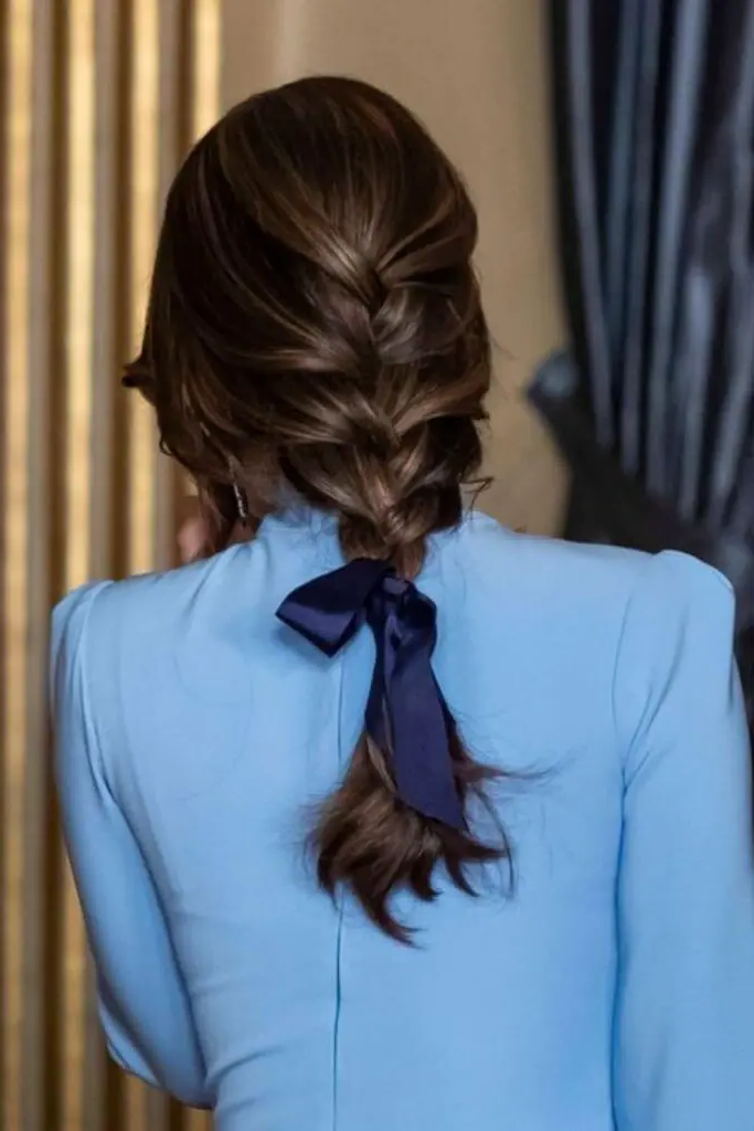 28 Cute Hairstyles with a Bow 28 26. Tightly Woven Bow-Accent Braid