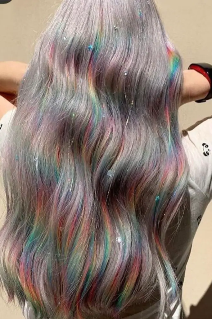 28 Trendy Spring 2025 Hair Trends 30 28. Tinsel-Streaked Fantasy