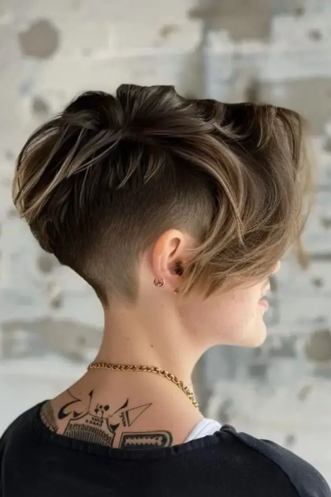 27 Gorgeous Short Hair Back View Styles 5 3. Wavy Bob with Undercut
