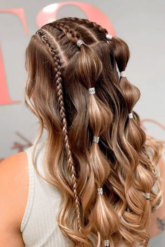 29 Gorgeous Soccer Hairstyles 8 6. Half-Up Twists Triumph