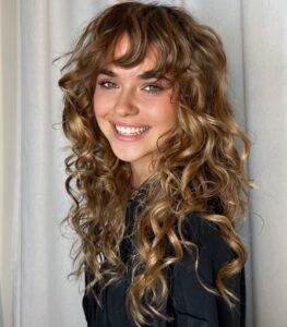 The Shag Haircut: The Ultimate Edgy, Effortless Style for Women 8 curly 1