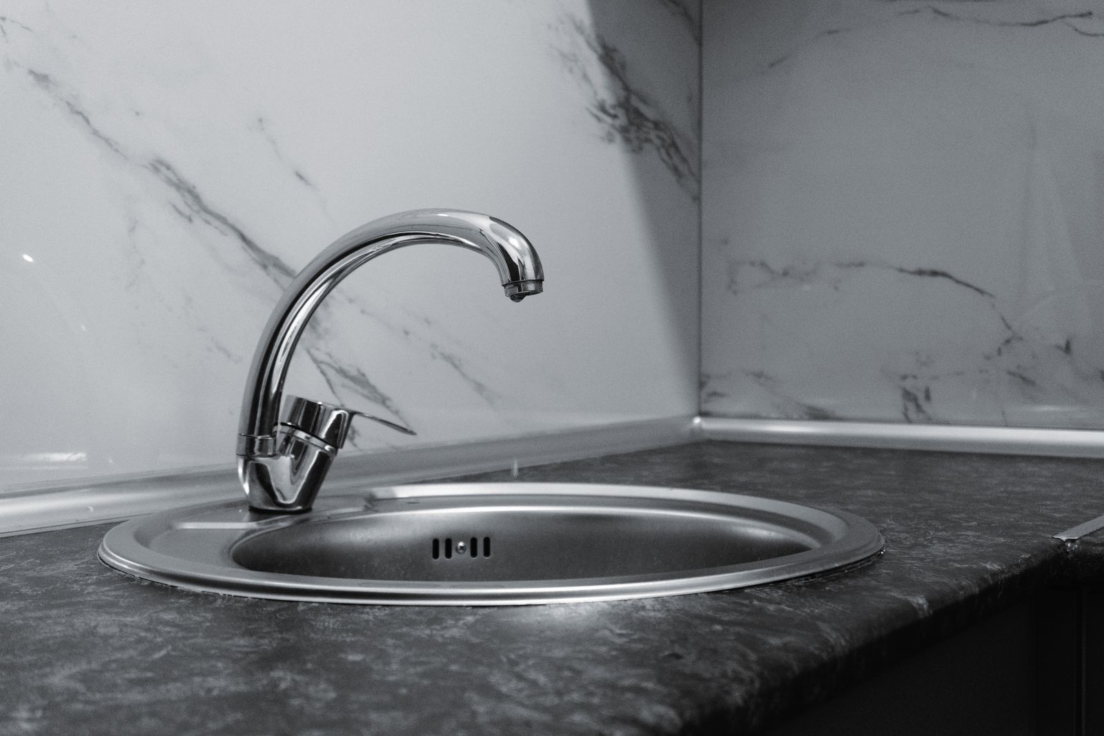 Modern stainless steel kitchen faucet