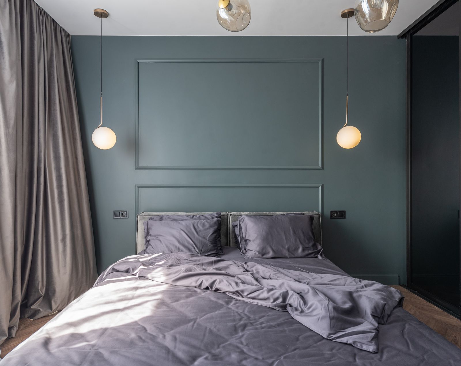 Japandi Interior Design – Minimal, Calm & Functional Living 6 Calm minimalist Japandi style bedroom